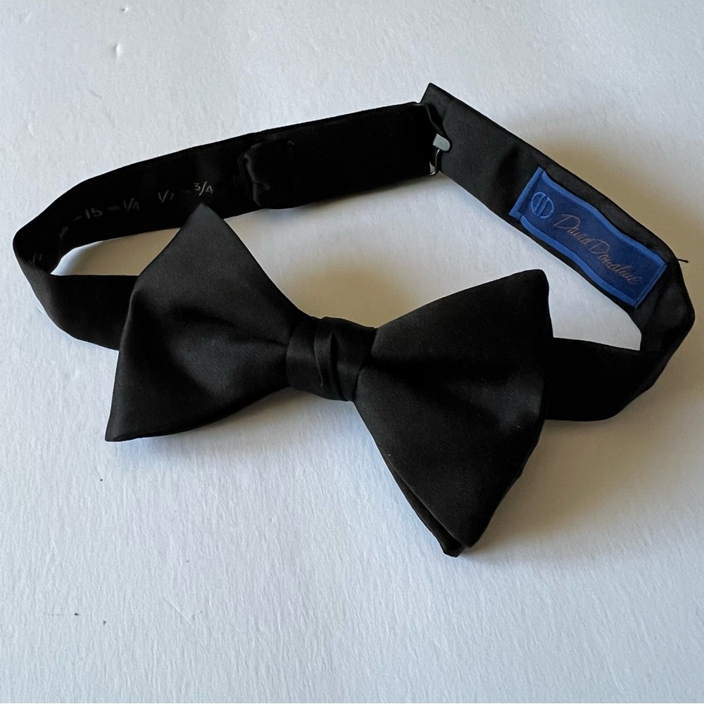 DAVID DONAHUE PRE-TIED SILK SATIN BOW TIE BLACK ADJUSTABLE NWOT